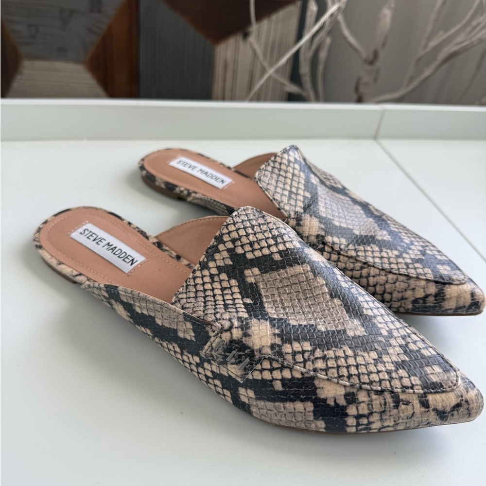 Steve Madden Black and Cream Mules with Pointed Toe